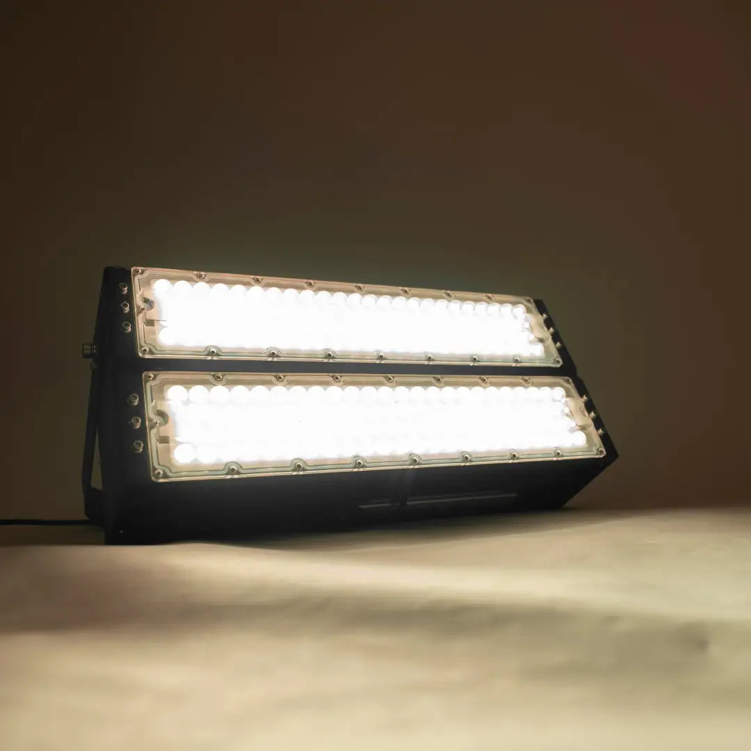 Floodlights & Spotlights Floodlights & Spotlights