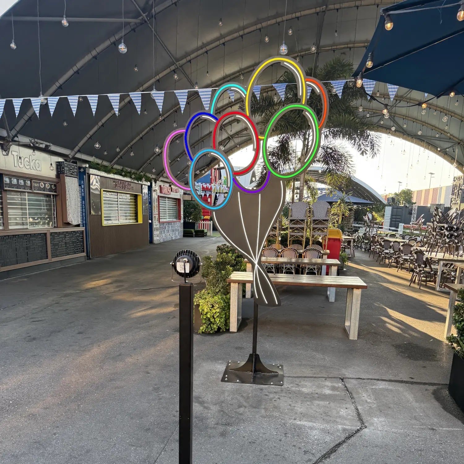 Balloons – A Photo Moment at Eat Street