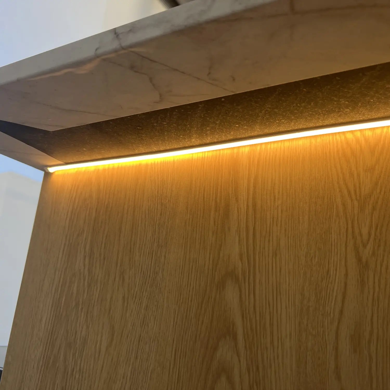 Seamless Glow – Dot Less Residential Lighting