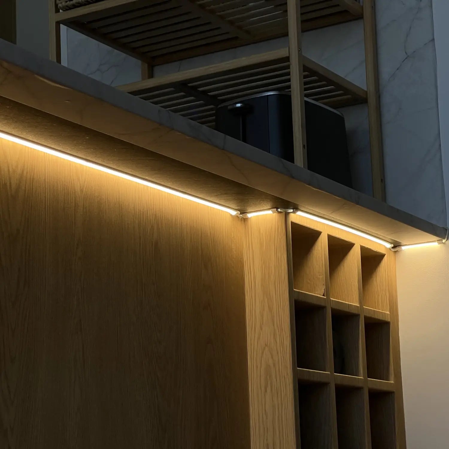 Seamless Glow – Dot Less Residential Lighting