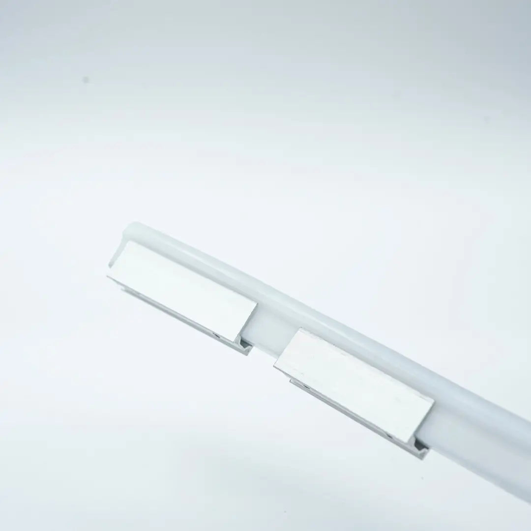 White plastic pen clip with two segments for 8x16 aluminium mounting clips and 8x16 flex neon